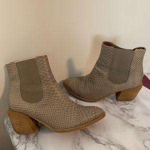 Jeffrey Campbell Montana 2 Ankle Boots